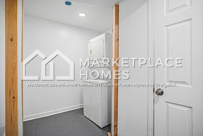 Building Photo - 23 Bisbee Ave SE