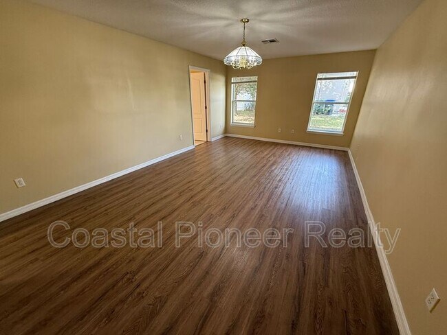 Building Photo - 5320 Lorilawn Dr