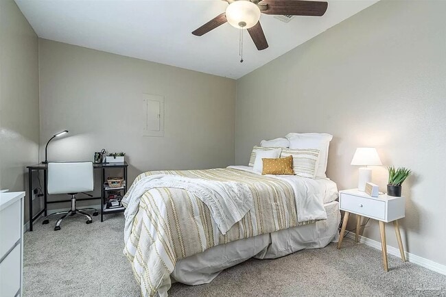 Building Photo - 6464 Lake Charlene Ct