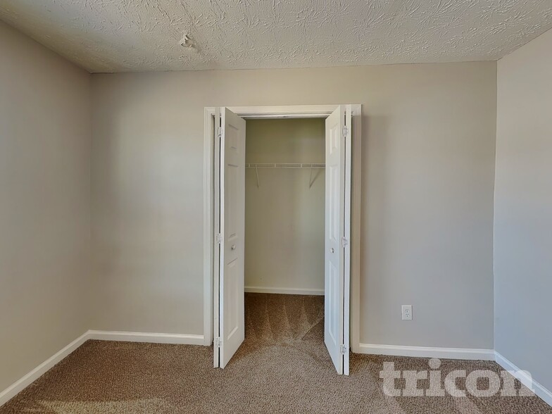 Building Photo - 34 Inverness Trce