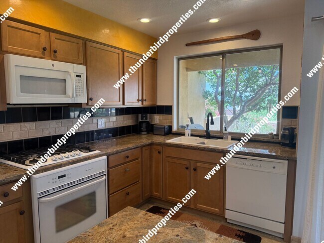 Building Photo - 65 Pheasant Hill Dr NE