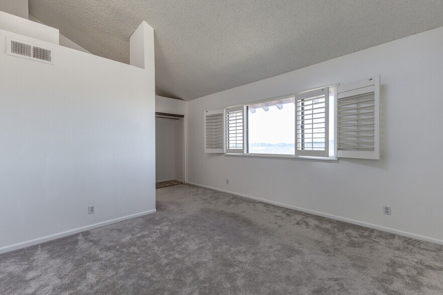 Building Photo - 1709 Camino de Villas