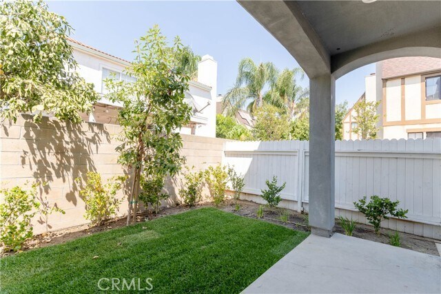 Building Photo - 9246 Cedros Ave