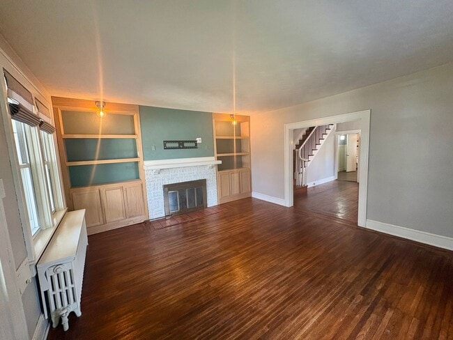 Building Photo - 4 Bedroom 1.5 Bath in Suburban SD- Large Yard/Deck and Garage