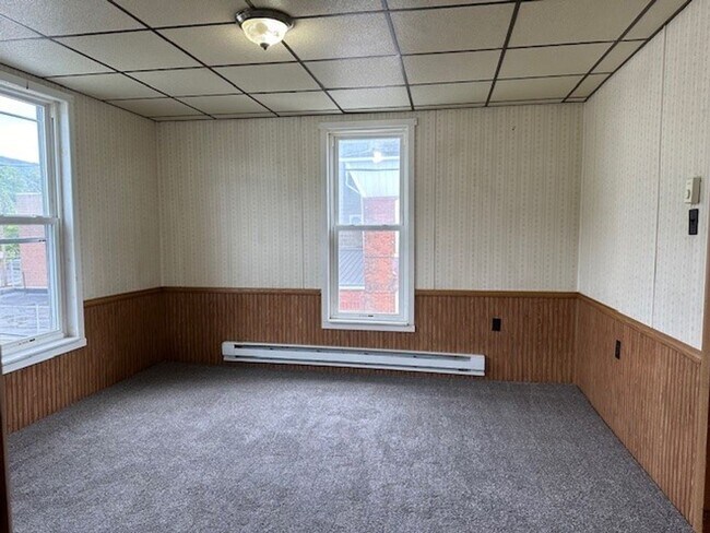 Building Photo - Williams Valley School District 2 Bedroom ...