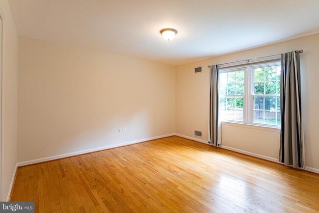 Building Photo - 14912 Emory Ln