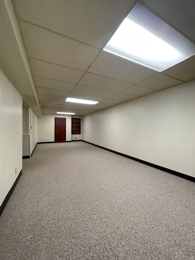 Building Photo - Three Bedroom Ranch in Portage