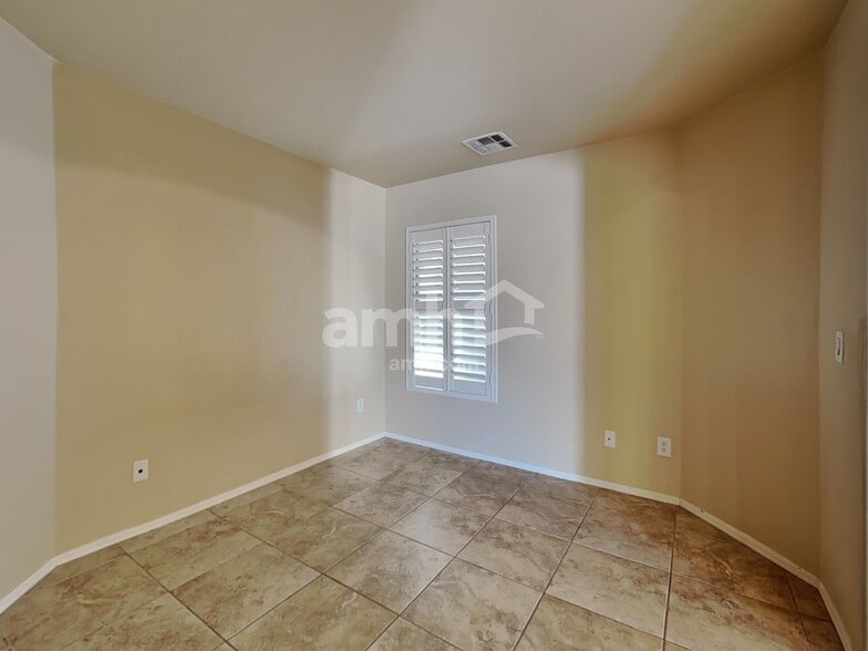 Building Photo - 16547 W Desert Bloom St