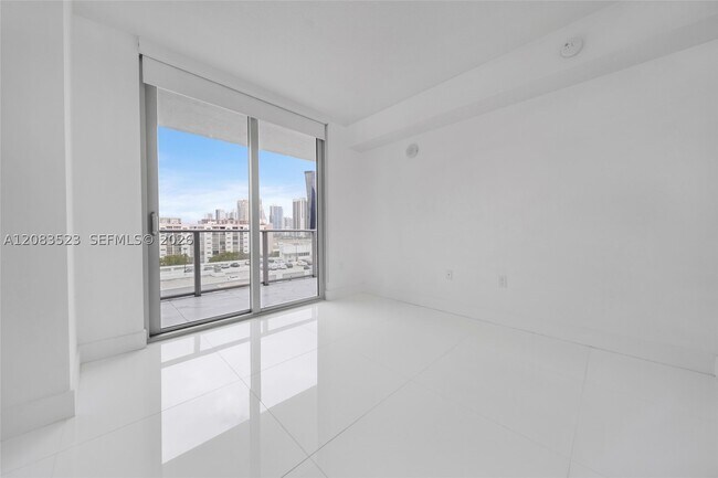 Building Photo - 300 Sunny Isles Blvd
