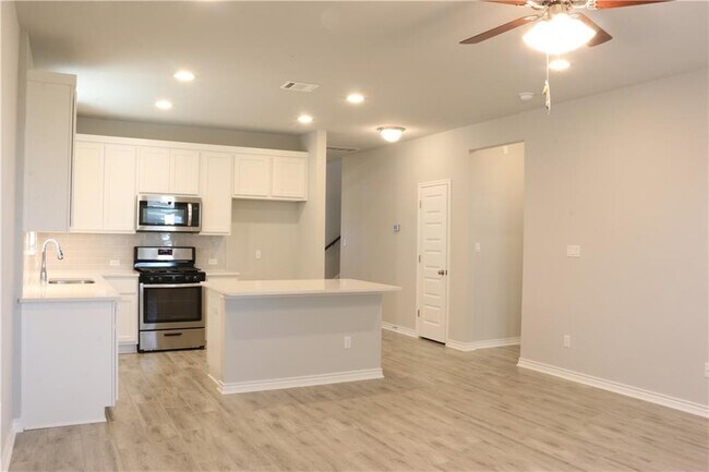 Building Photo - 1124 Oak Chase Wy