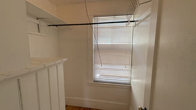 Building Photo - Charming 3-Bed Home with Gleaming Hardwood Floors in Westbrook – Your Cozy Retreat Awaits!