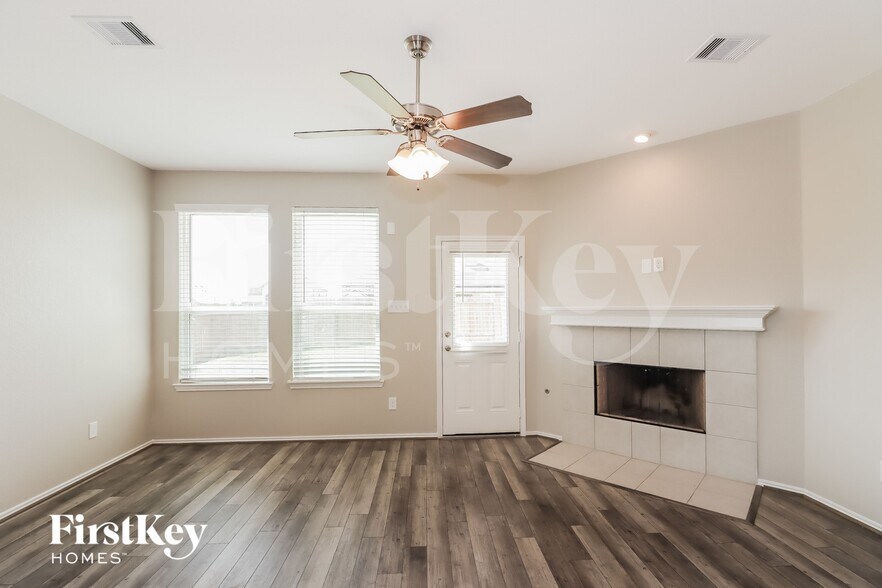 Building Photo - 439 Sky Ridge Dr