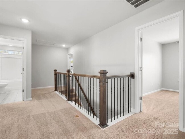 Building Photo - Beautiful 4BR/3.5 BA Home in Mooresville