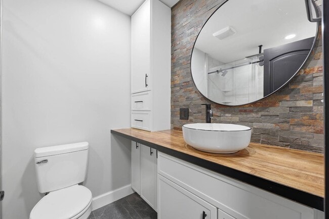 Building Photo - 8753 Como Lake Dr