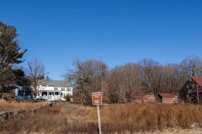 Building Photo - 5 Fulton Homestead Rd