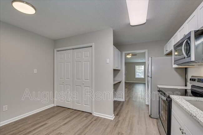 Building Photo - 1531 Abby Way