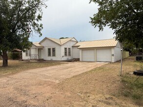 Building Photo - Country-Side Chic: Fully Renovated 3-Bed, ...