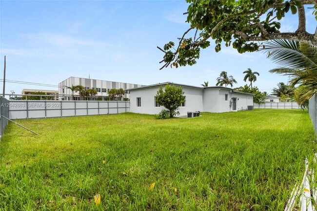 Building Photo - 14801 NW 5th Ave