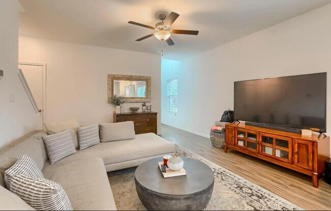 Building Photo - 198 George Neggan Ln