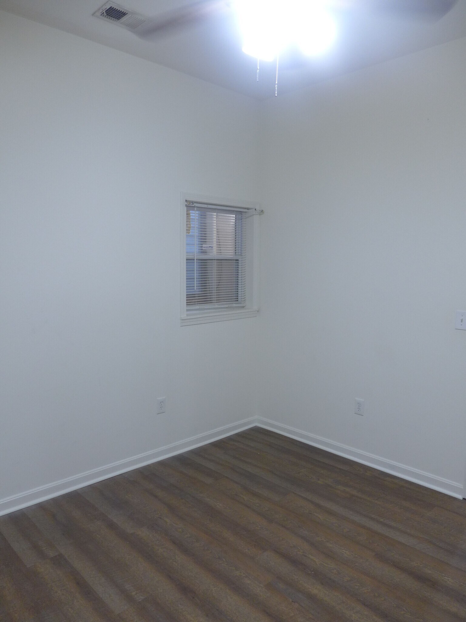 Building Photo - 326 Park Ave