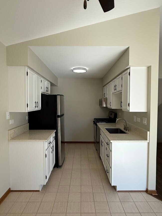 Building Photo - 39 Spuhler Dr