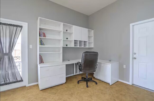 Building Photo - 142 Ortega Rd NW