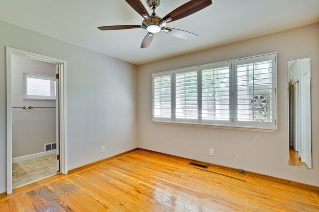Building Photo - Welcome Home to Beautiful Cambrian Park Ne...