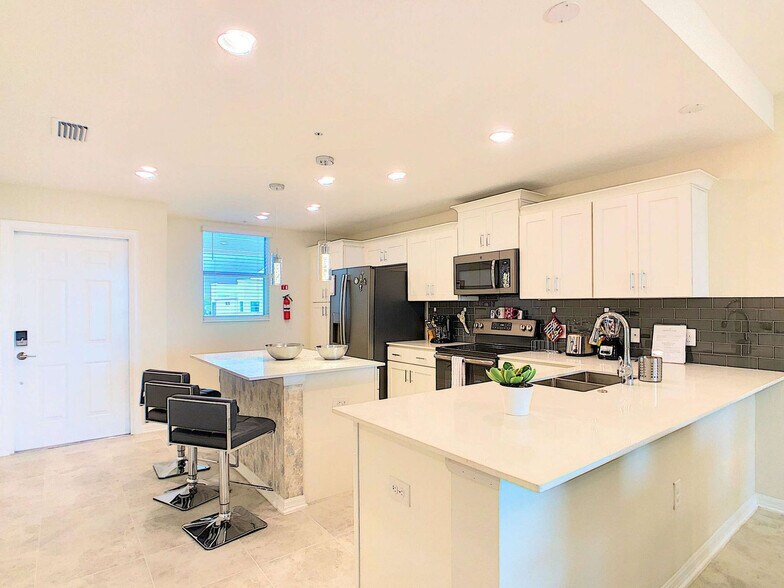 Building Photo - 3111 Paradox Cir