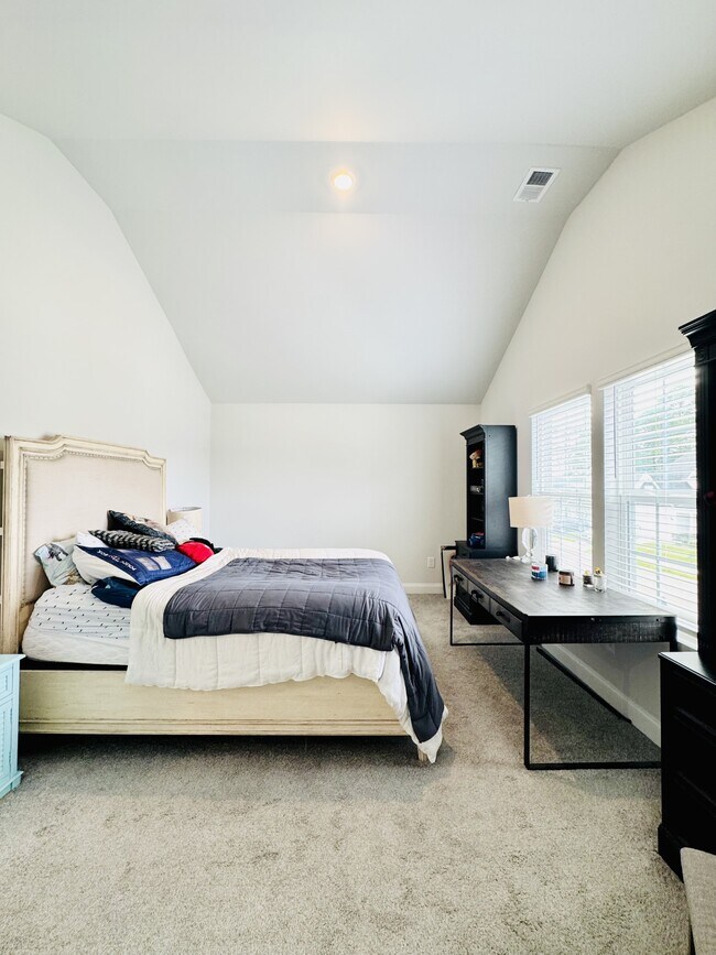 Building Photo - 2464 Campton Lp