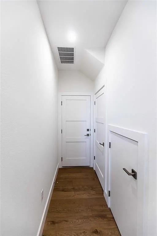 Building Photo - 409 W 35th St