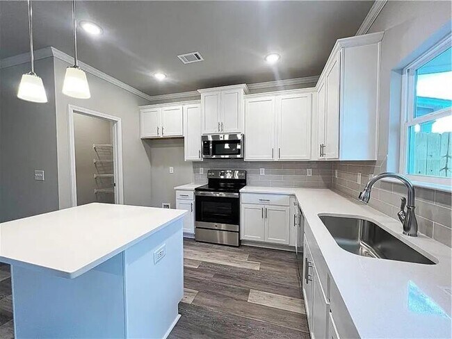 Building Photo - 5520 Rock Place Ct