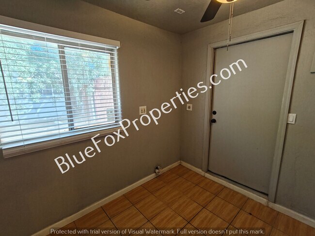 Building Photo - 5952 E 25th St