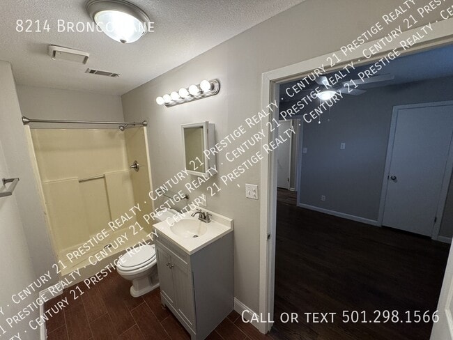 Building Photo - 8214 Bronco Ln