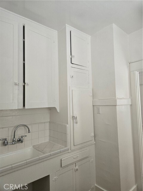 Building Photo - 942 2nd St