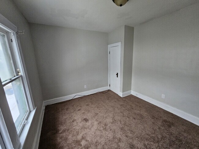 Building Photo - 3378 E 134th St