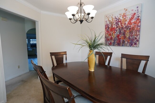 Building Photo - 3002 Carmel St