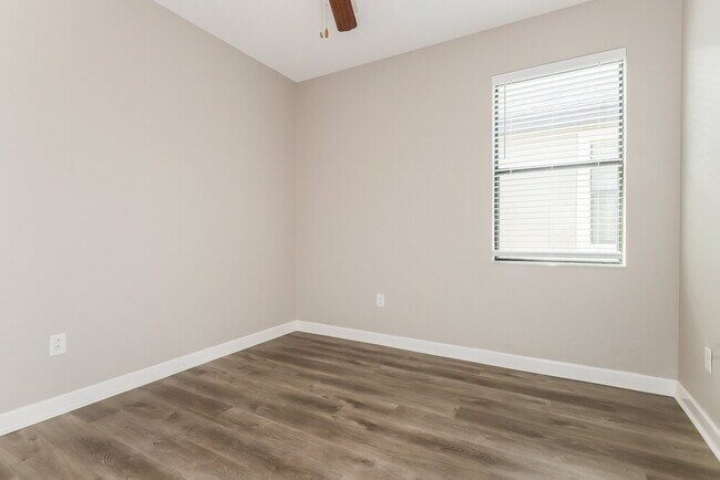 Building Photo - 10129 Count Fleet Dr