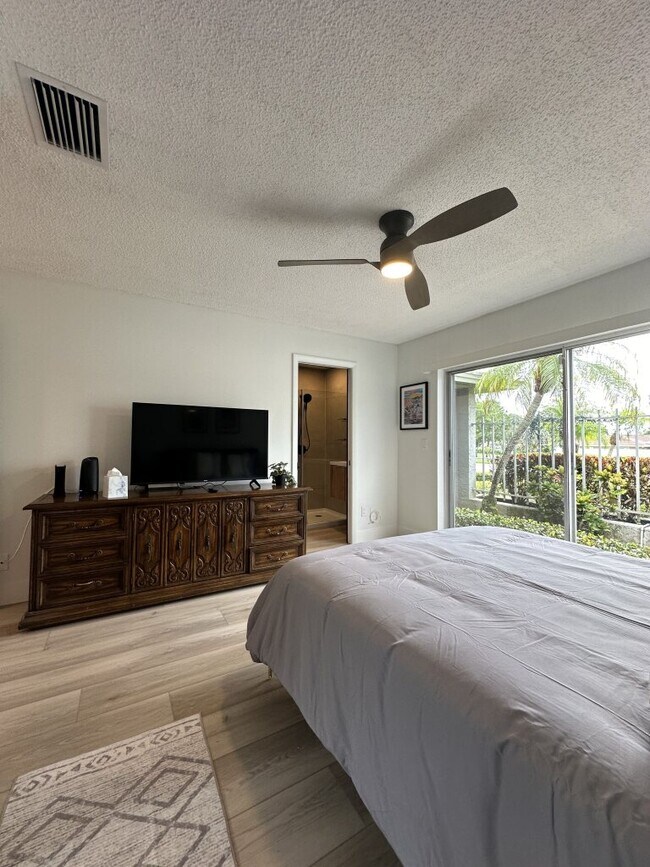 Building Photo - 2780 Landmark Dr