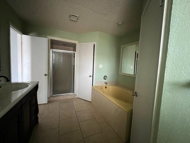 Building Photo - 3941 Trinity Ln