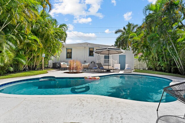 Building Photo - 721 Dobbins St