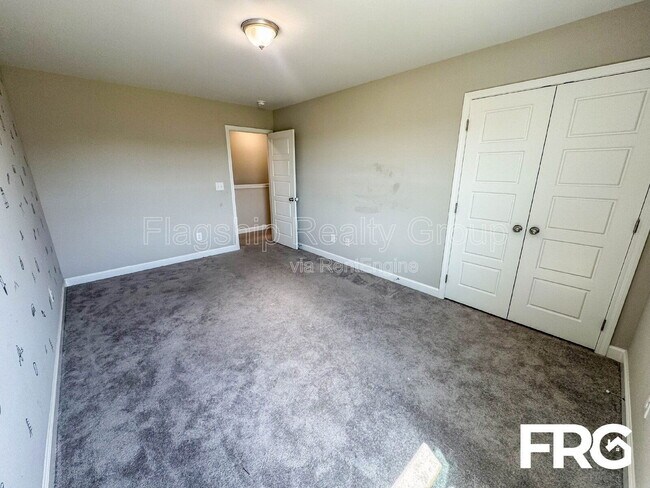 Building Photo - 208 Coffman Dr