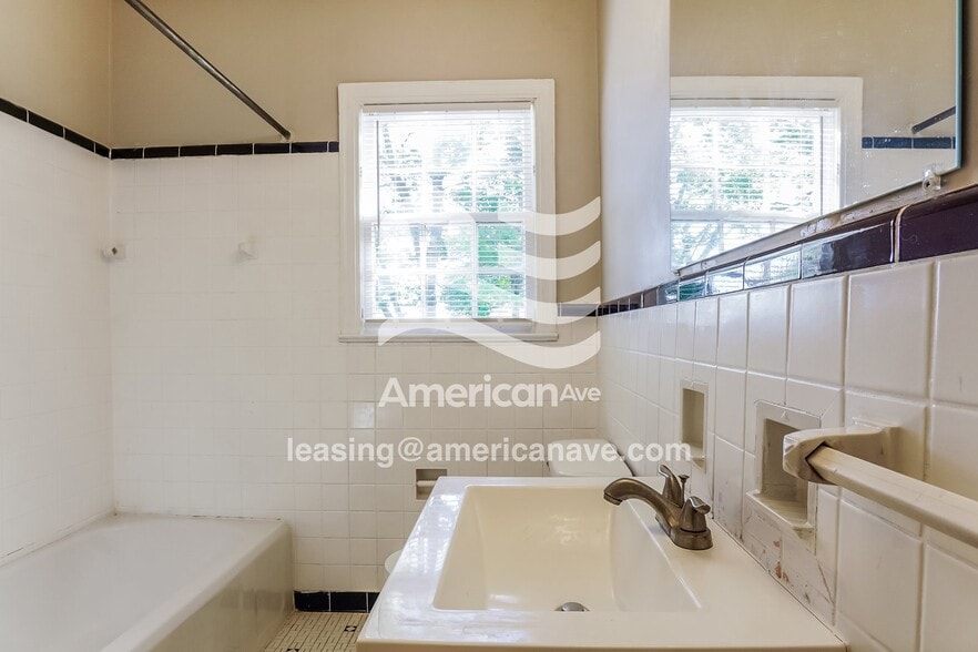 Building Photo - 1039 46th St Ensley