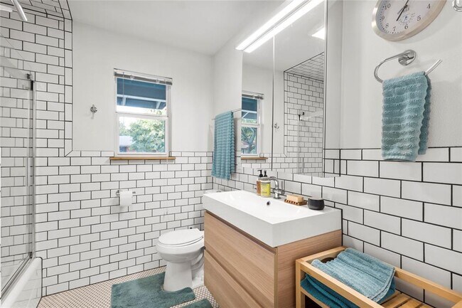 Building Photo - 1611 Ashberry Dr