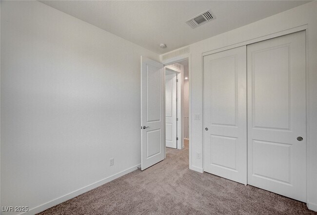 Building Photo - 2544 Vandra St