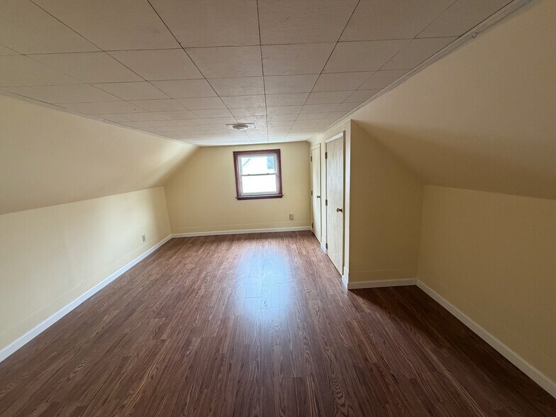 Building Photo - 108 Essex St