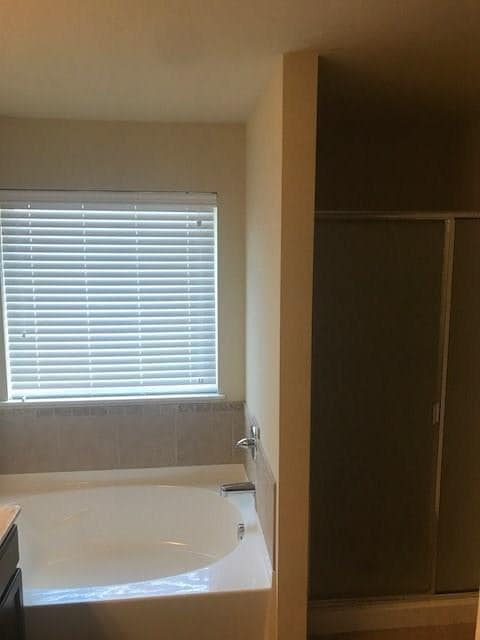Building Photo - 3/2/2 Treaty Oaks! Great property Just in ...