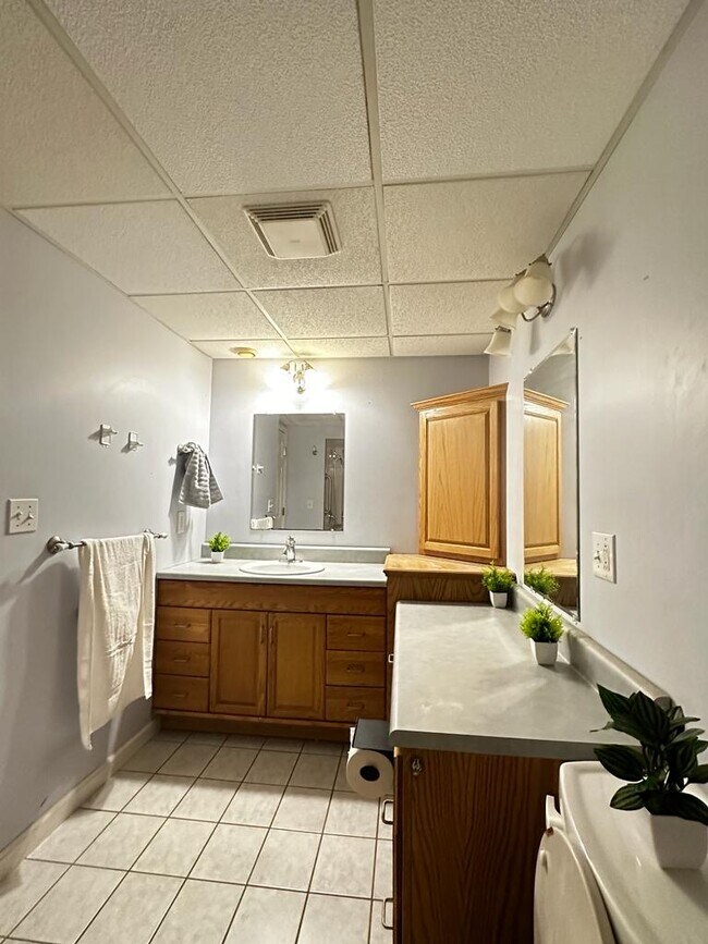 Building Photo - 1511 Legend Trail Dr