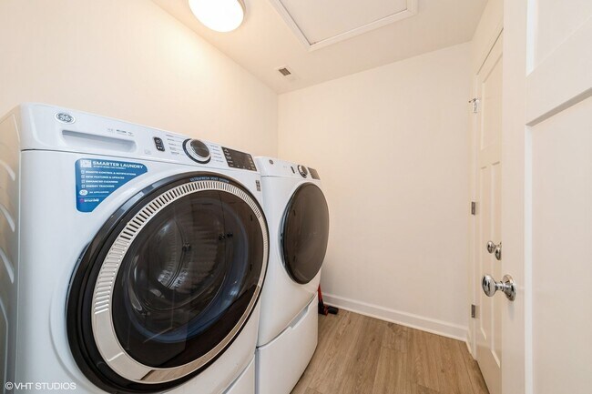 Building Photo - 277 Masters Dr