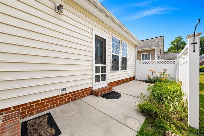 Building Photo - 4508 October Breeze Ln