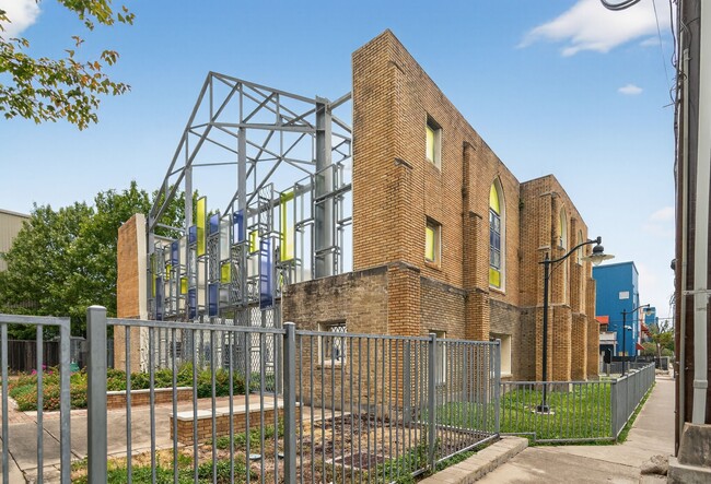 Building Photo - 706 Ruthven St